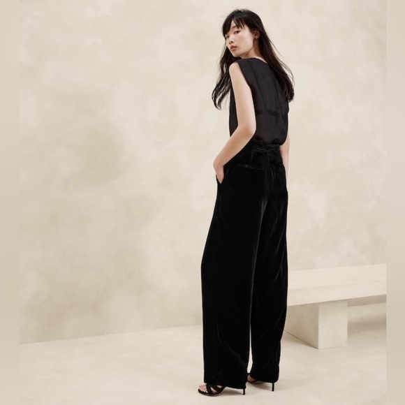 NWOT! Banana Republic Black Norte Velvet Pleated Pant - Multiple 💛 - Picture 3 of 5